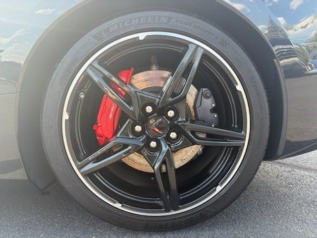 Used 2024 Chevrolet Corvette Stingray Premium Conv w/ Z51 Performance Package RWD image 10