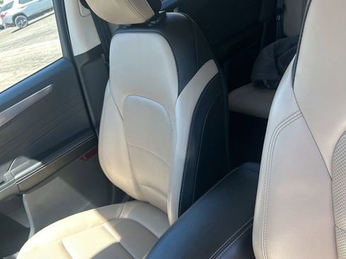 Used 2022 Ford Escape Titanium FWD image 4