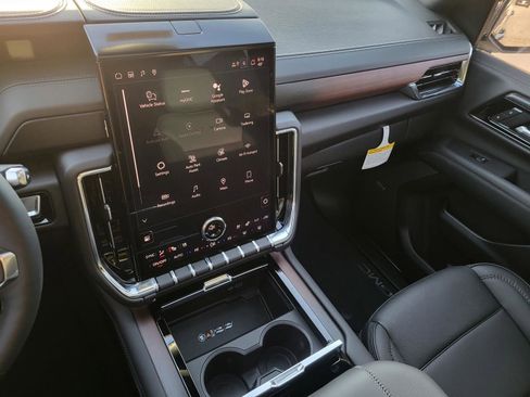 New 2026 GMC Yukon XL Denali w/ Sun & Power Step Package image 10