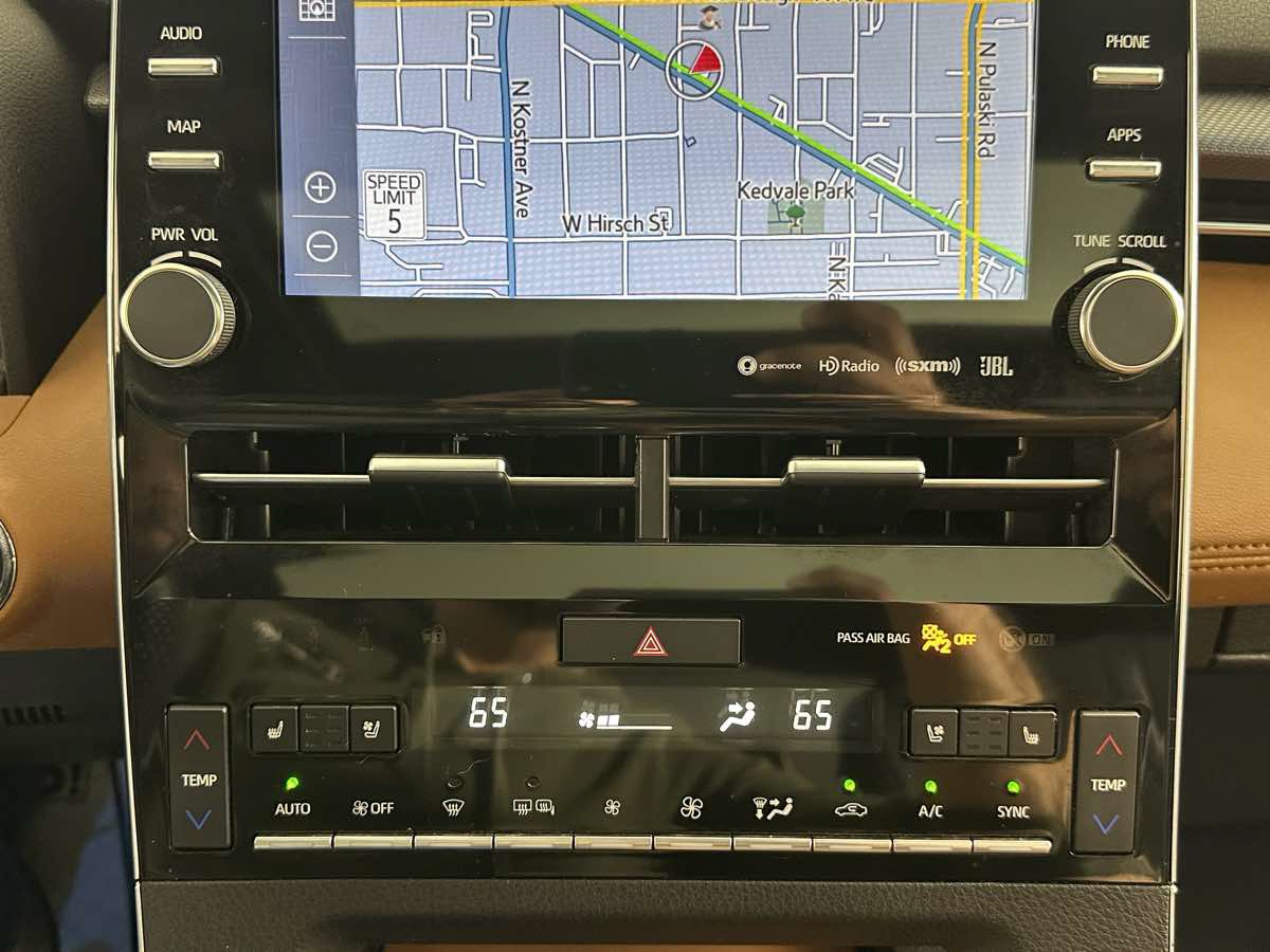 Used 2021 Toyota Avalon Touring w/ Advanced Safety Package FWD image 38