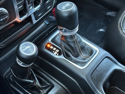 Used 2021 Jeep Wrangler Unlimited Sahara image 21