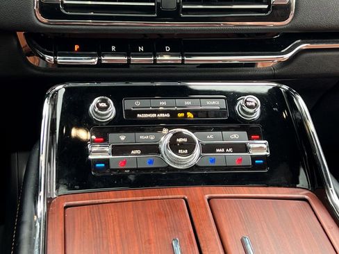 Used 2021 Lincoln Navigator Reserve image 22