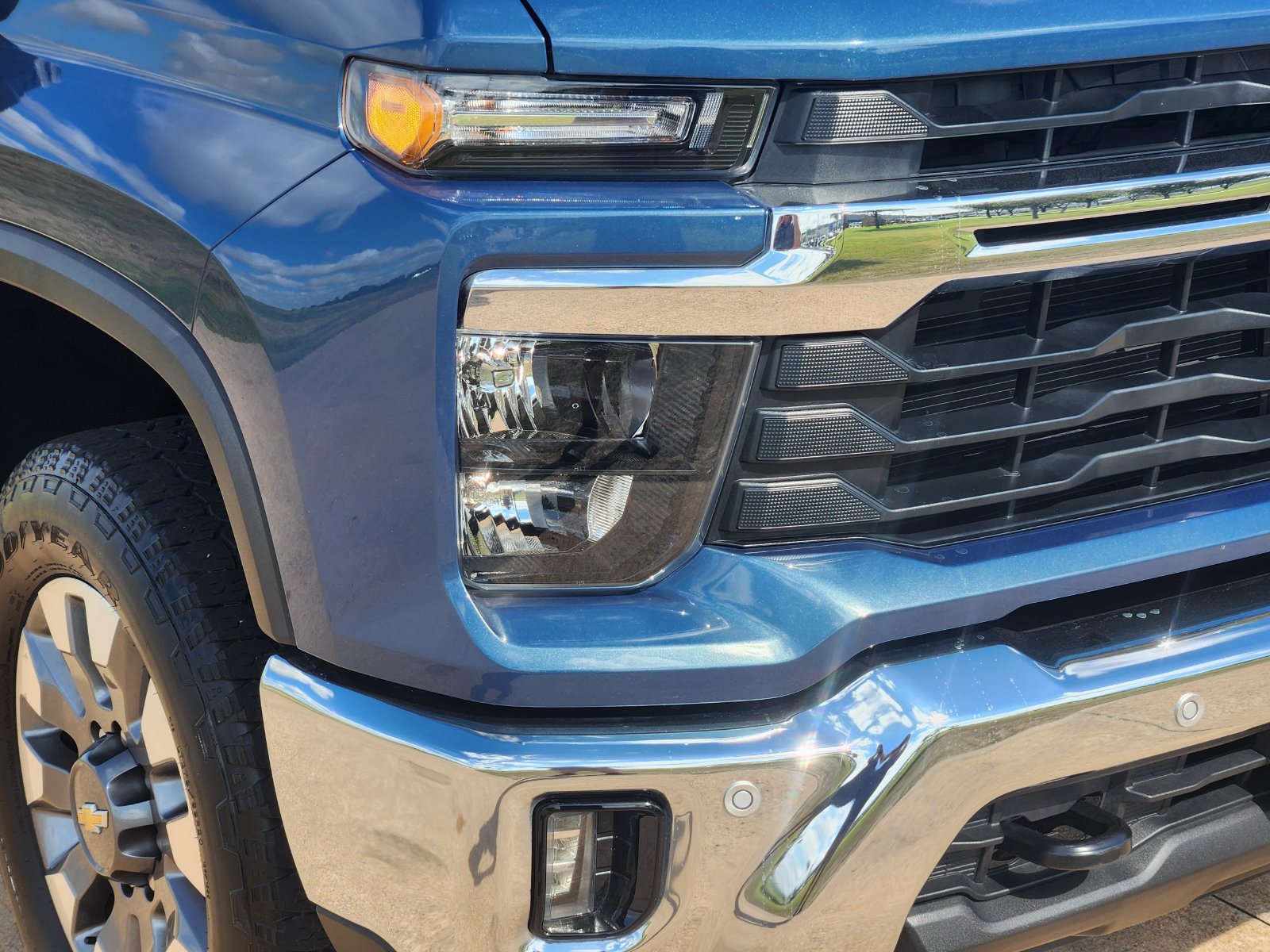 Used 2025 Chevrolet Silverado 2500 LT w/ Texas Edition AWD/4WD image 11