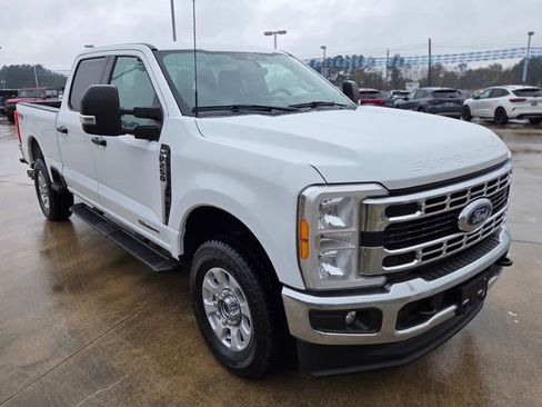 Used 2023 Ford F250 XLT w/ FX4 Off-Road Package image 7