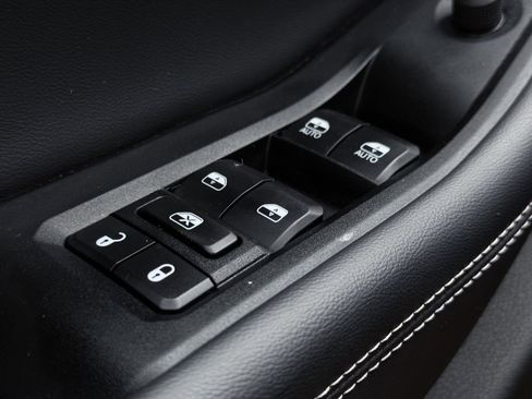 Used 2023 Jeep Grand Cherokee L Laredo image 50