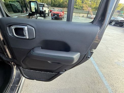 Used 2022 Jeep Wrangler Unlimited Rubicon 4xe w/ Dual Top Group AWD/4WD image 40