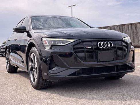 Used 2022 Audi e-tron Premium AWD/4WD image 10