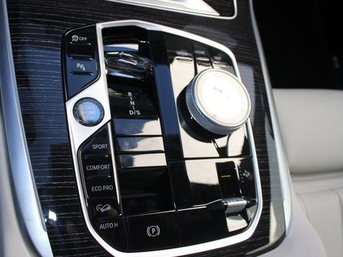 New 2026 BMW X7 M60i image 19