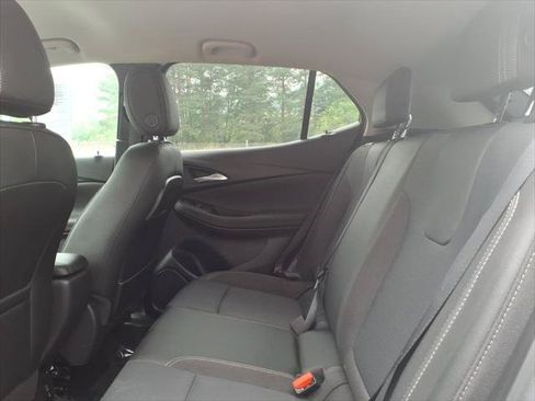 Used 2022 Buick Encore GX Preferred w/ Cold Weather Comfort Package AWD/4WD image 10