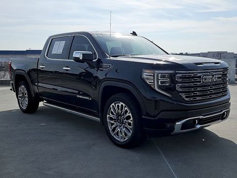 Used 2025 GMC Sierra 1500 Denali Ultimate image 3