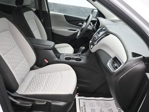 Used 2021 Chevrolet Equinox LS w/ LS Convenience Package AWD/4WD image 8