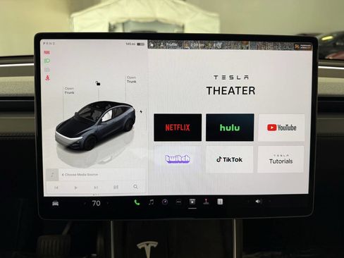 Used 2026 Tesla Model Y Long Range image 18