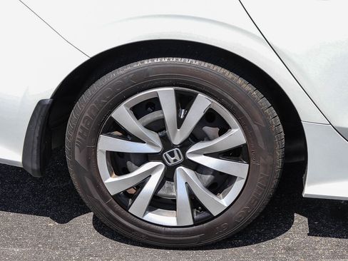 Used 2022 Honda Civic LX image 8