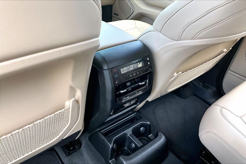 Used 2021 Jeep Grand Cherokee L Limited RWD image 10