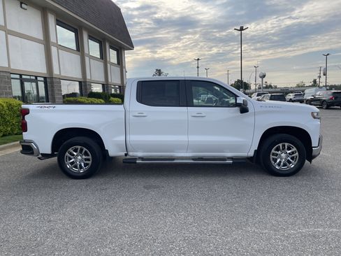 Used 2020 Chevrolet Silverado 1500 LT w/ True North Edition AWD/4WD image 2