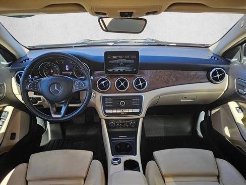 Used 2020 Mercedes-Benz GLA 250 4MATIC image 18