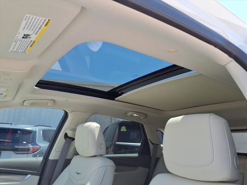 Certified 2024 Cadillac XT5 Premium Luxury FWD image 22