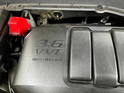 Used 2017 Chevrolet Traverse LT w/ Style and Technology Package image 32