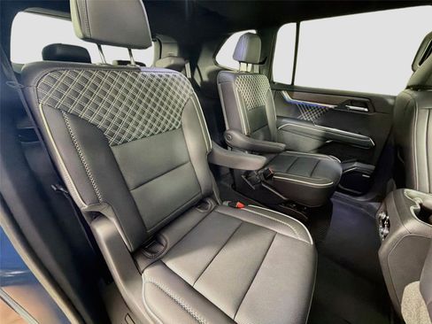 Used 2025 GMC Acadia Denali w/ LPO, Floor Liner Package AWD/4WD image 27