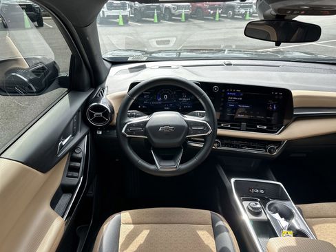 Used 2026 Chevrolet Equinox ACTIV image 24