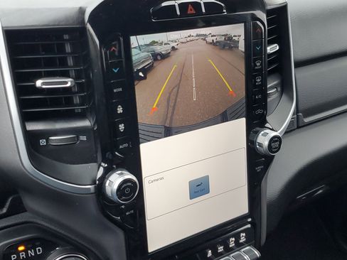 Used 2024 RAM 2500 Big Horn w/ Sport Appearance Package image 17