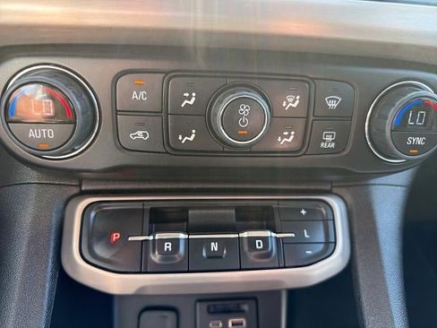 Used 2023 GMC Acadia Denali AWD/4WD image 30