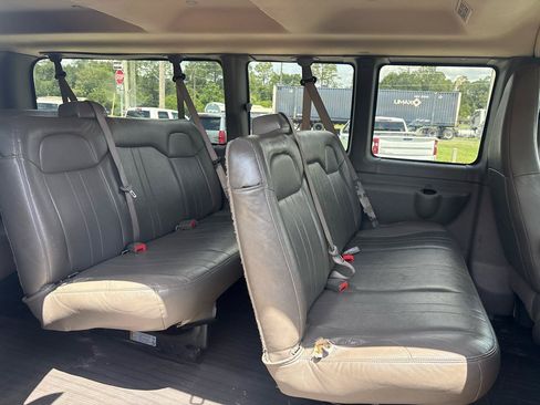 Used 2024 Chevrolet Express 3500 LS RWD image 15