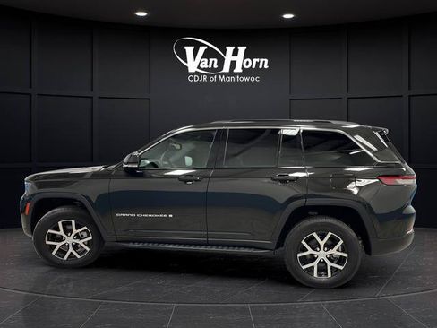 Used 2025 Jeep Grand Cherokee Limited AWD/4WD image 8