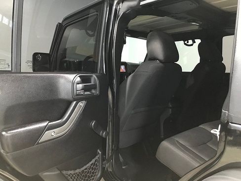 Used 2015 Jeep Wrangler Unlimited Sport w/ Connectivity Group AWD/4WD image 18