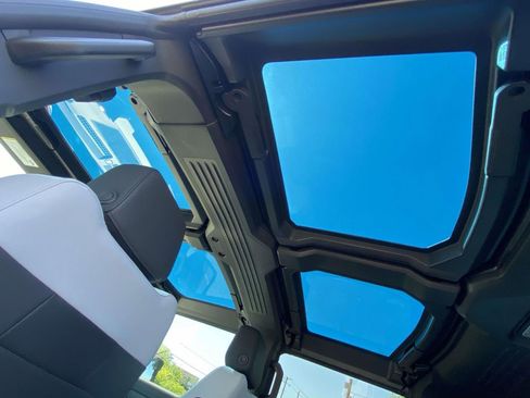 Used 2025 GMC Hummer EV 3X AWD/4WD image 10