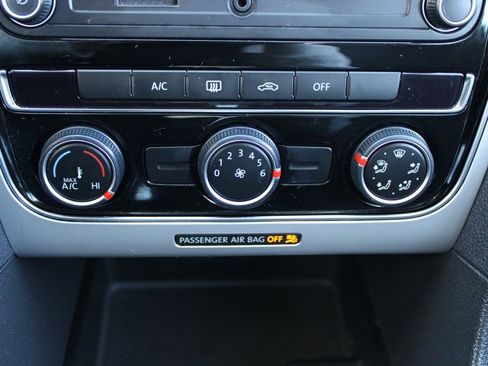 Used 2018 Volkswagen Passat 2.0T S w/ Driver Assistance Package image 18