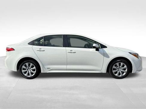 Used 2023 Toyota Corolla LE AWD/4WD image 7