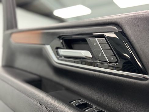 Used 2025 GMC Yukon XL Denali image 20