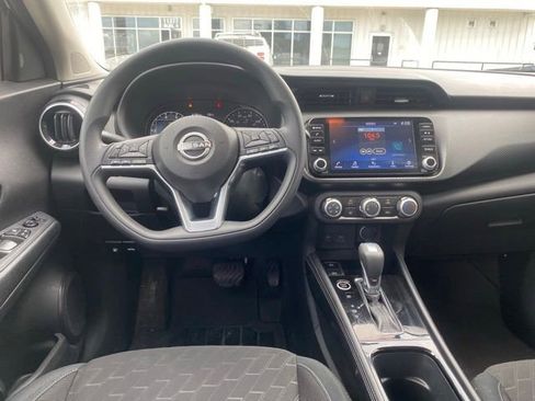Used 2024 Nissan Kicks SV FWD image 18