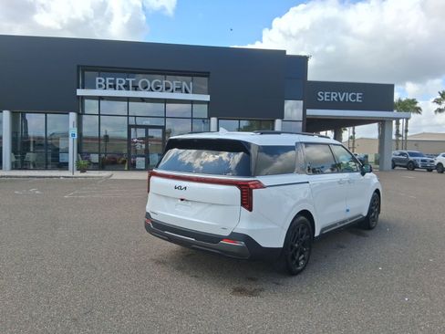 New 2026 Kia Carnival SX Prestige FWD image 4