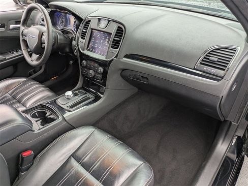 Used 2023 Chrysler 300 S image 30