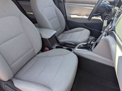 Used 2019 Hyundai Elantra SE FWD image 10