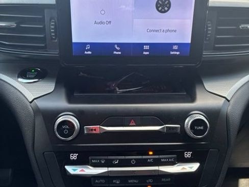 Used 2020 Ford Explorer XLT AWD/4WD image 13
