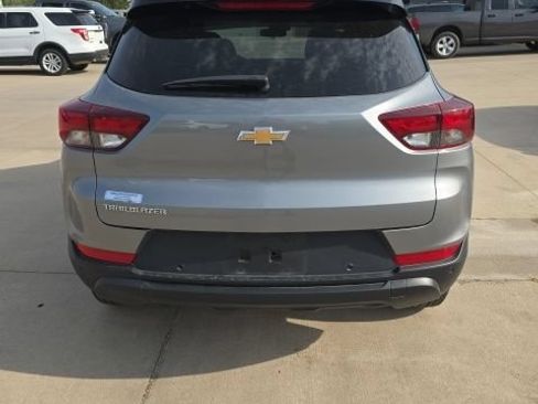 Used 2026 Chevrolet TrailBlazer LS w/ LS Convenience Package FWD image 4