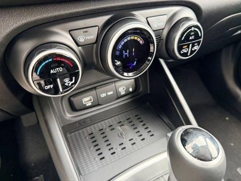 New 2026 Hyundai Venue SEL FWD image 28