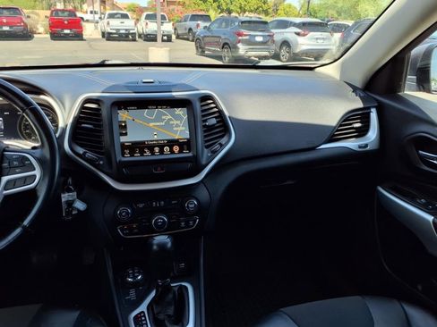 Used 2017 Jeep Cherokee Trailhawk w/ Trailer Tow Group image 7