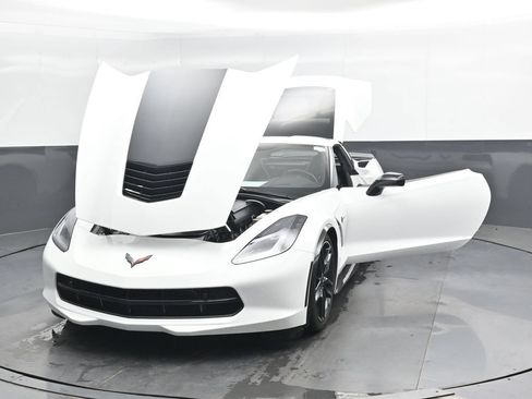 Used 2018 Chevrolet Corvette Stingray Coupe RWD image 48