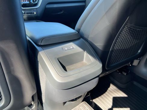 Certified 2023 Volvo XC60 B5 Core w/ Climate Package AWD/4WD image 24