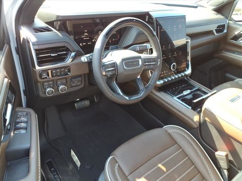 Used 2025 GMC Yukon Denali Ultimate w/ LPO, Floor Liner Package image 14