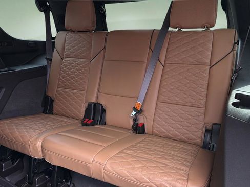 Used 2024 Cadillac Escalade Sport w/ LPO, ONYX Package image 26