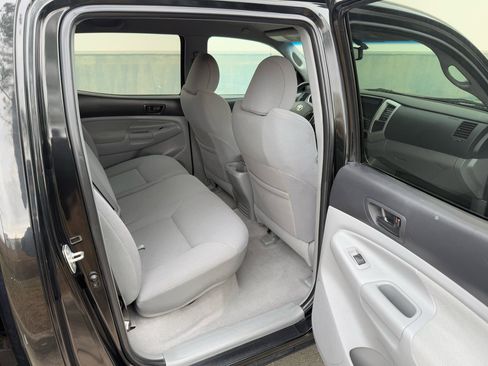 Used 2010 Toyota Tacoma 4x4 Double Cab image 24