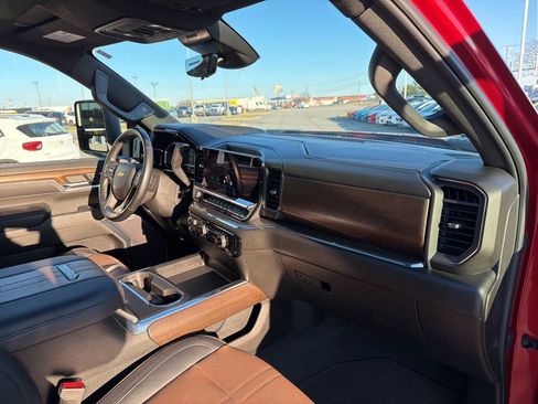 Used 2024 Chevrolet Silverado 2500 High Country w/ High Country Premium Package image 22