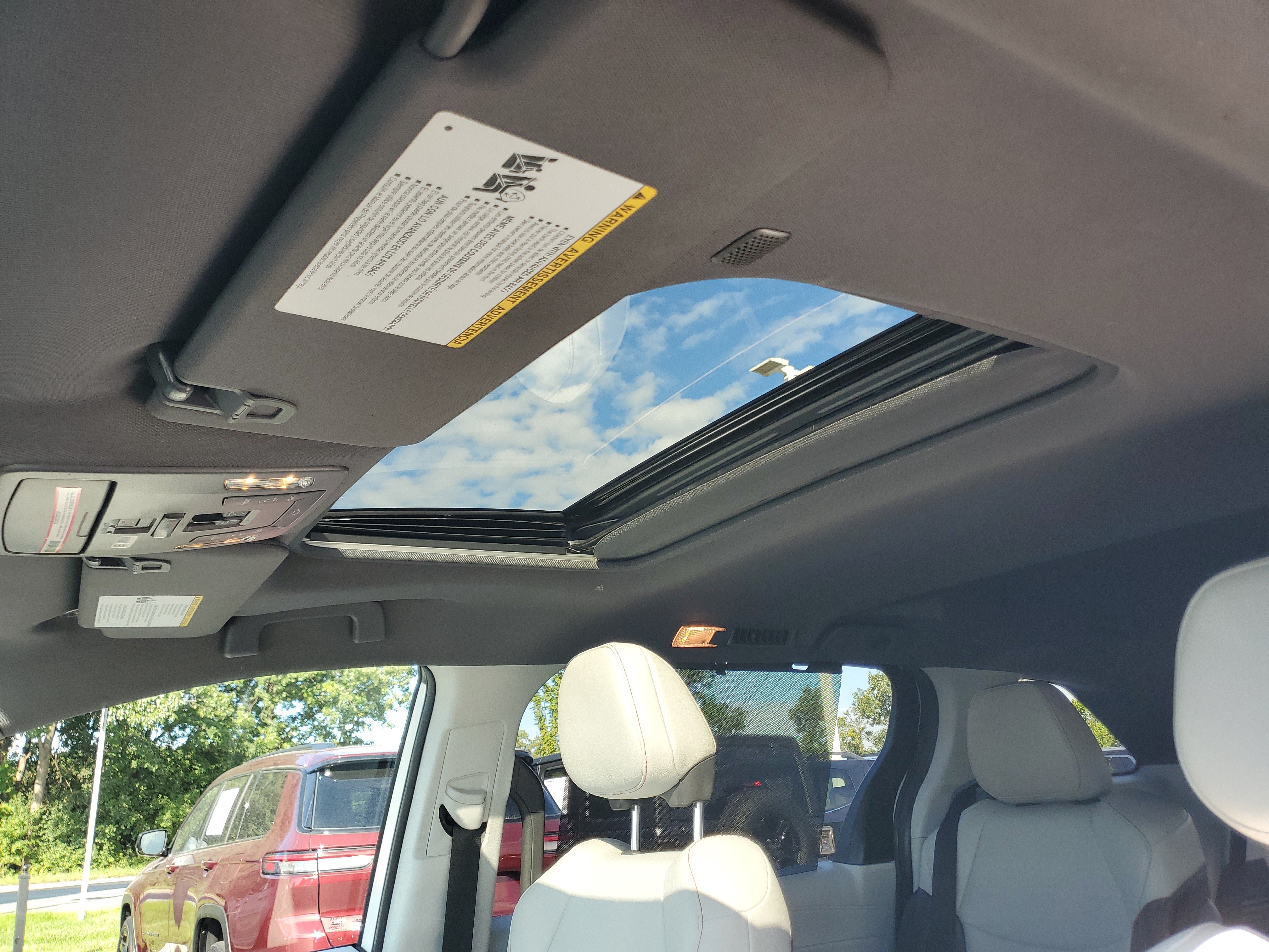 Used 2023 Toyota Sienna XSE AWD/4WD image 20