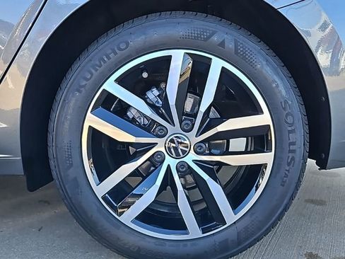 New 2026 Volkswagen Jetta SE FWD image 9