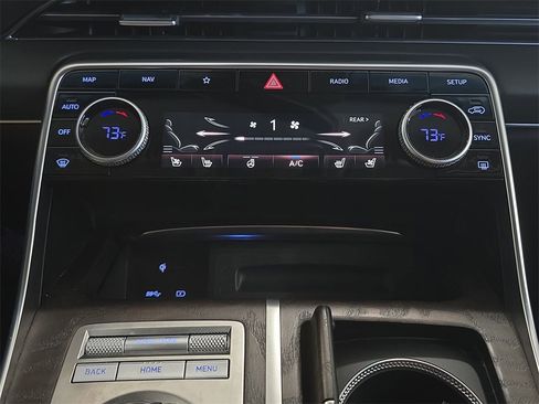 Used 2024 Genesis GV80 3.5T w/ Prestige Package image 22